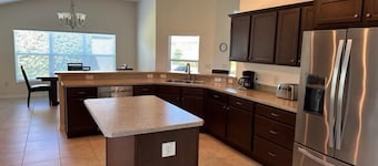 Luxury 2 bed/2 bath designer home near Brownwood 2 person gas cart