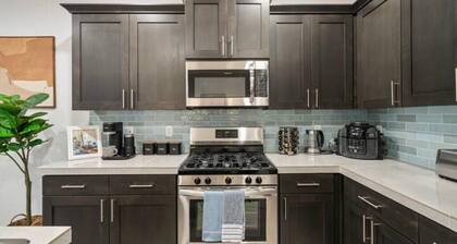 Modern & Cozy Gem near Vineyards
