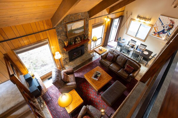 Smart-TV, peis og bordtennis