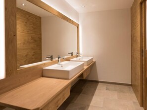 Hårtørrer, håndklæder