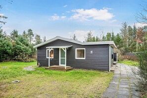 Exterior - Cozy cottage with 600 m to the beach (Hals)