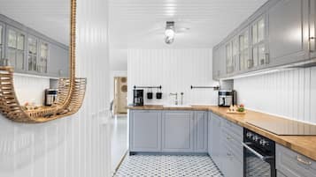 Réfrigérateur, micro-ondes, four, lave-vaisselle