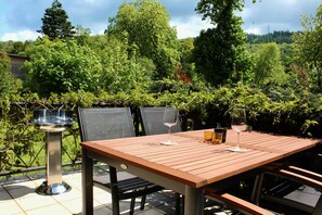 تناول الطعام بالخارج