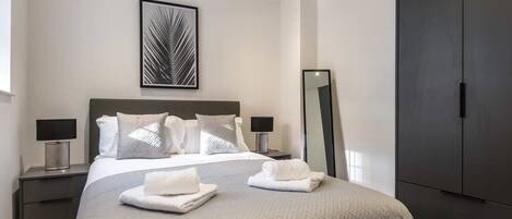 2 間睡房、熨斗/熨衫板、Wi-Fi、床單