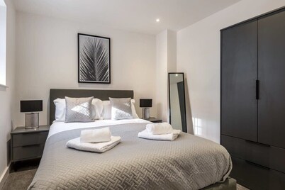 Modern 2 Bedroom Apartment in Central Hull