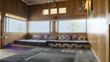 3 bedrooms, WiFi, bed sheets