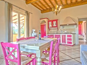 Dining - Beautiful apartment for 6 people with WIFI, pool, A/C, TV and terrace (Riparbella)