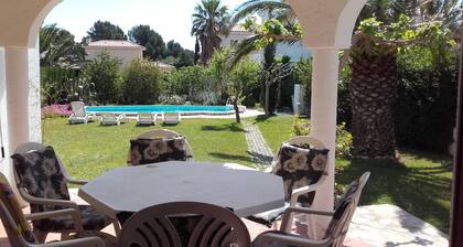 VILLA ANATMA AVEC PISCINE PRIVEE, 8 PERSONNES, CLIMATISATION, WIFI, 350M PLAGE