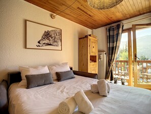 1 bedroom, free WiFi, bed sheets