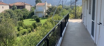 Beautiful, beachside apartment that is perfect for couples!