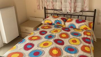 1 bedroom, bed sheets