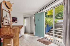 Interior - Little Haven -  Luxury Cottages (Swansea)