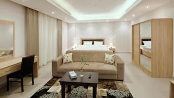 2 habitaciones, caja de seguridad en la habitación y muebles diferentes