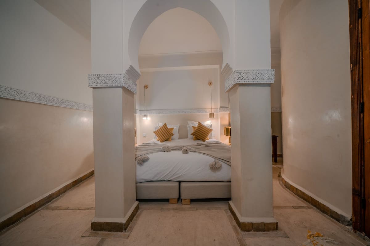 Suite, Ensuite (Chambre 7) | 8 bedrooms, premium bedding, minibar, in-room safe