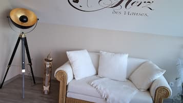 Fernseher, Videospiele, Bücher, Stereoanlage