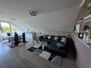 TV, videogames, livros, aparelho de som