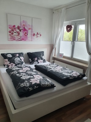 2 chambres, fer et planche à repasser, Wi-Fi gratuit, draps fournis