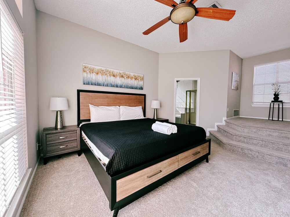 City Retreat w/ Pool & Near Lake Flower Mound Vrbo