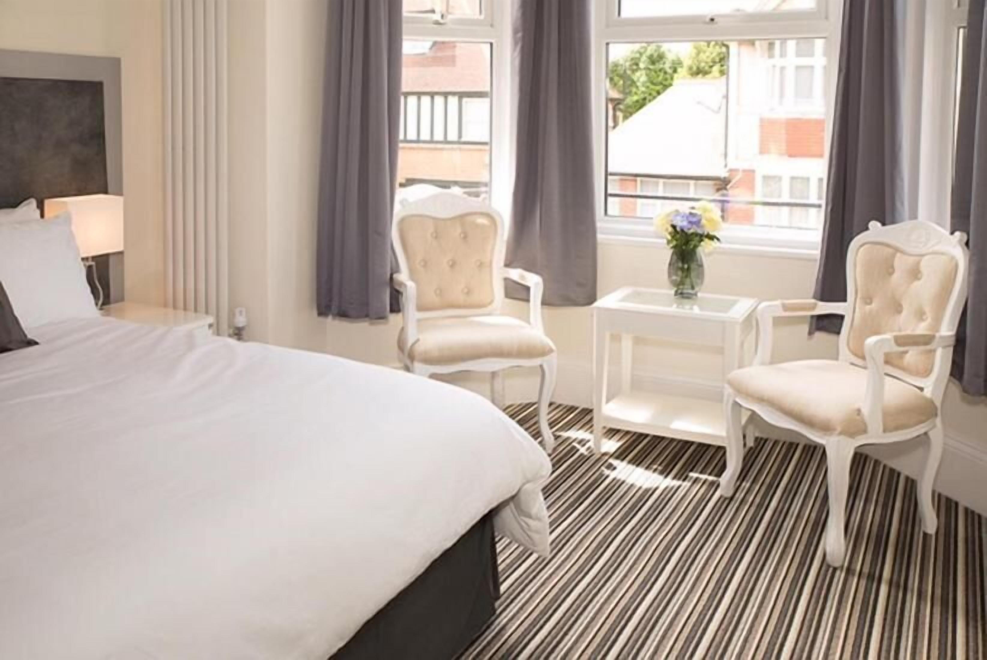 Bàn ủi/dụng cụ ủi quần áo, truy cập Internet không dây miễn phí 