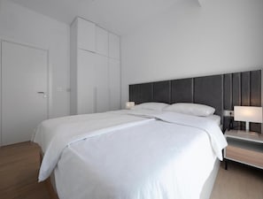 Premium Apartment | 1 bedroom, desk, soundproofing, iron/ironing board