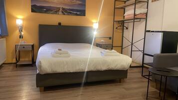 Comfort Double Room | Desk, laptop workspace, iron/ironing board, free WiFi