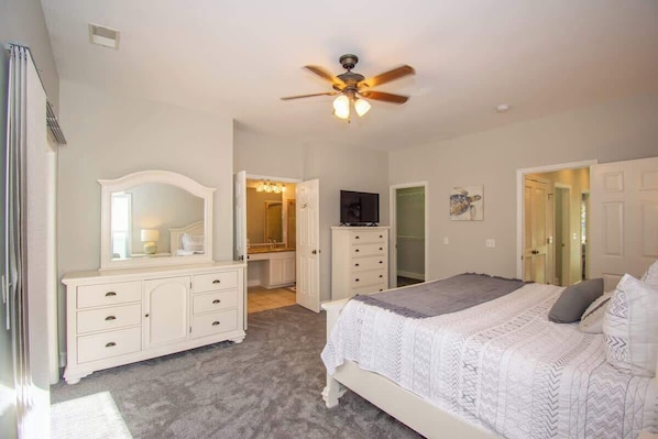 3 habitaciones, tabla de planchar con plancha y wifi gratis 