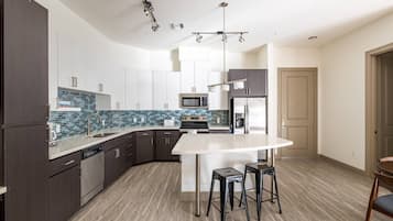 Apartment | Dapur peribadi | Peti sejuk, ketuhar gelombang mikro, ketuhar, dapur