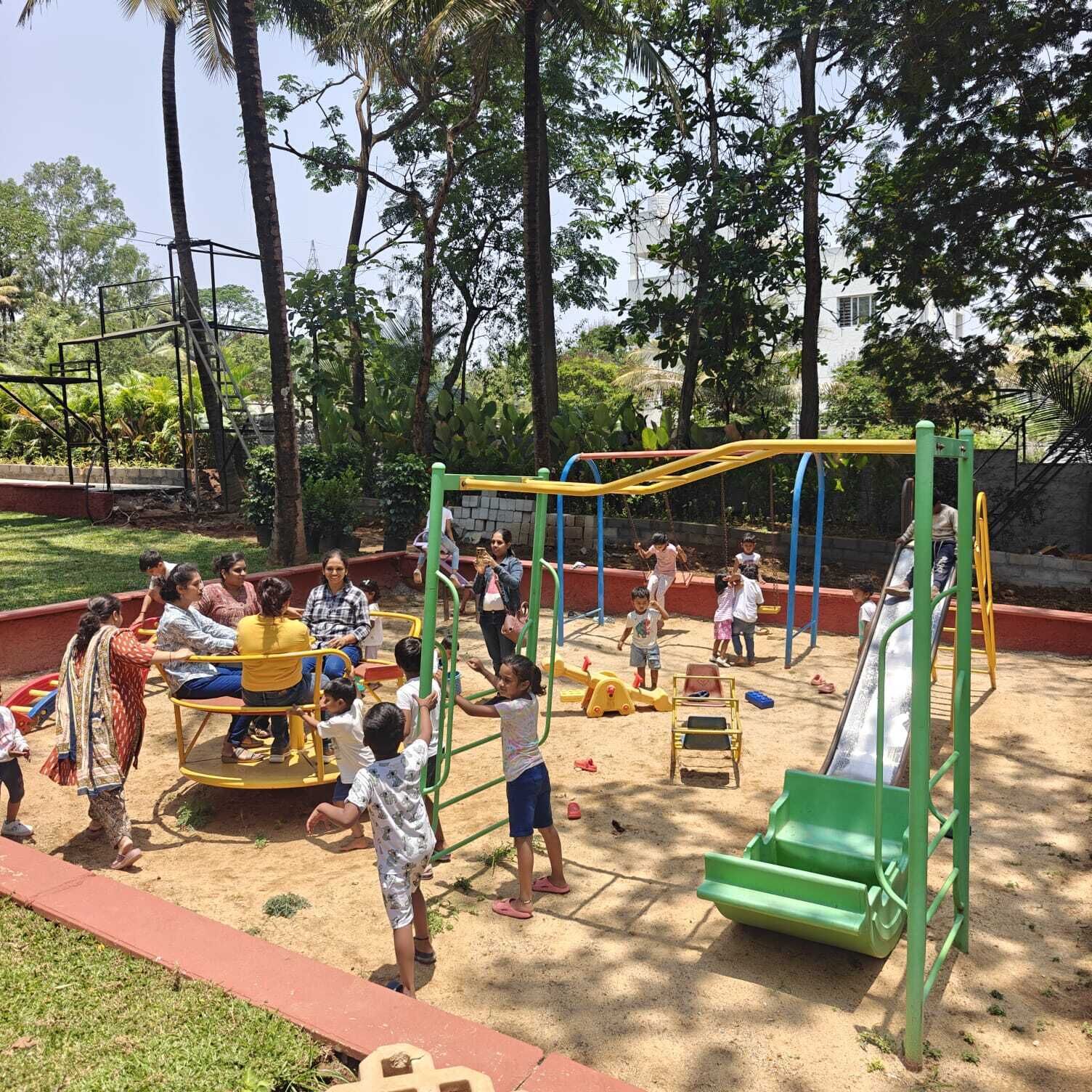 儿童活动区 - 室外