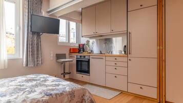 1 bedroom, desk, iron/ironing board, free WiFi