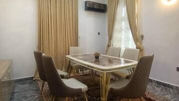 Apartment | In-room dining