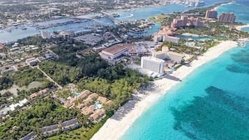 Am Strand, Liegestühle, Strandtücher