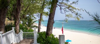 Sunrise Beach Resort - Ocean Blue Villa
Paradise Island