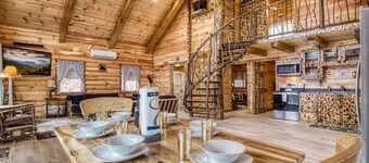 A Playful Bears Cabin: Get Ready for a Beary Good Time in the Smokies!