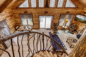 TV, video games - Handcrafted Home w/Private Hot Tub|Video Games (Newport)