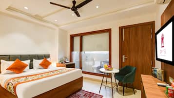 Een bureau, een laptopwerkplek, geluiddichte muren, gratis wifi