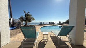 Imagen sin descripción, 4 de 33, botón