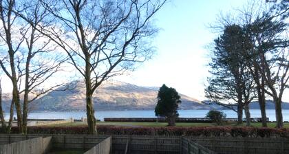 Tranquil surroundings close to the Loch beach access only 10 miles to Ben Nevis.