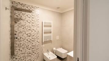 Doccia, asciugacapelli