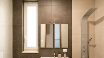 Doccia, asciugacapelli