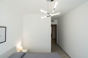 3 slaapkamers, een strijkplank/strijkijzer, gratis wifi, beddengoed