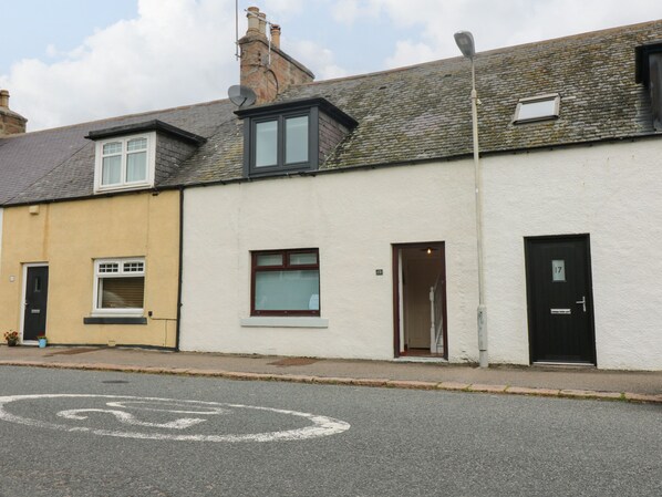 Exterior - 15 Main Street (Peterhead)