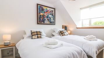 2 habitaciones, decoración personalizada y muebles diferentes