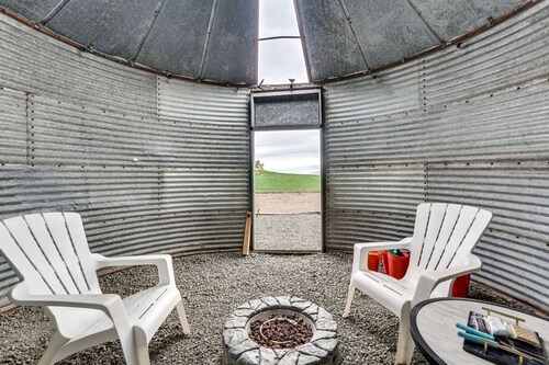 Klamath Falls Home on 189 Acres: Fire Pit & Grill!