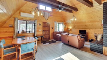 House (1 Bedroom) | Interior