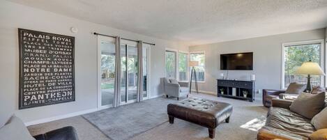House (3 Bedrooms) | Front of property