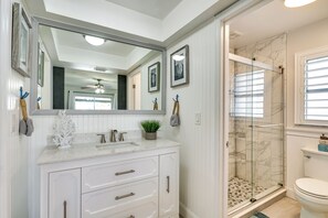 House (3 Bedrooms) | Interior - Hot Tub, Pool & Putting Green: Cape Coral Oasis! (Cape Coral)