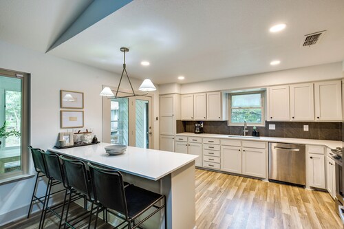 Pickleball/sport Court: Spacious Kemp Home!