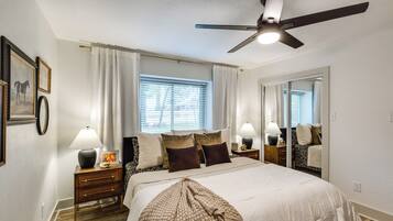 House (5 Bedrooms) | Interior