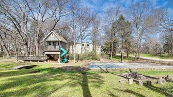 House (5 Bedrooms) | Interior