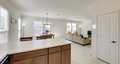 Manor Vacation Rental w/ Yard: 17 Mi to Austin!